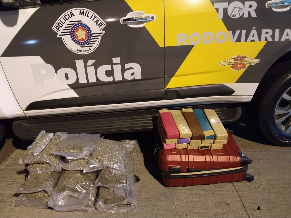 Pol&iacute;cia Rodovi&aacute;ria apreendeu maconha e skank durante abordagem &mdash; Foto: Pol&iacute;cia Rodovi&aacute;ria