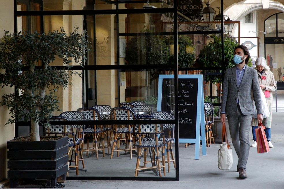 Restaurantes fechados em Paris, em 29 de abril de 2021 — Foto: Sarah Meyssonnier/Reuters