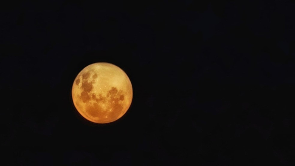 Superlua vista em São Joaquim nesta segunda (26) — Foto: Mycchel Legnaghi/ São Joaquim Online