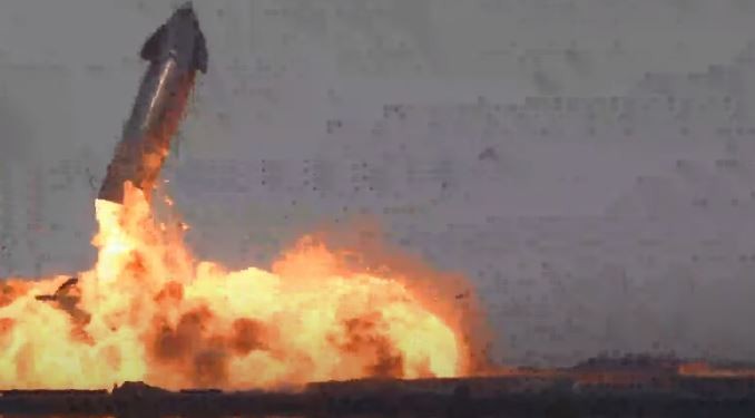 O momento da explosão do segundo protótipo já em solo (Foto: Reprodução / NASA Spaceflight)