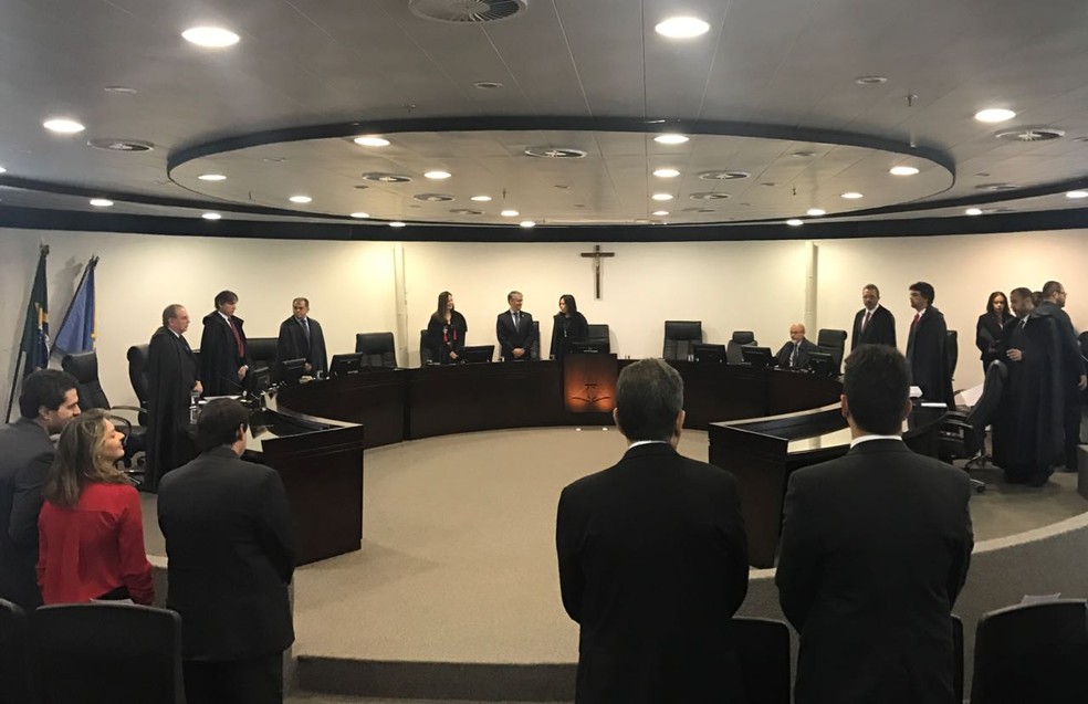 Plenário do Tribunal de Contas do DF, durante julgamento no início de agosto (Foto: Tribunal de Contas do DF/Divulgação )