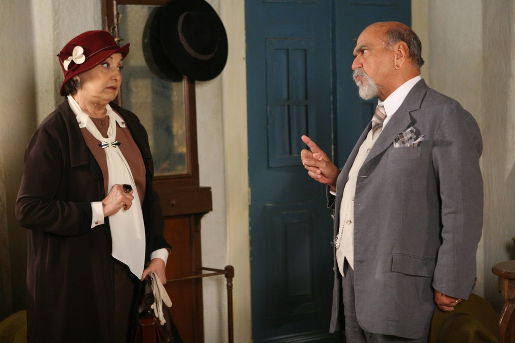 Eva Wilma contracena com Lima Duarte na novela 'Desejo Proibido', de 2007 — Foto: Willian Andrade/Globo