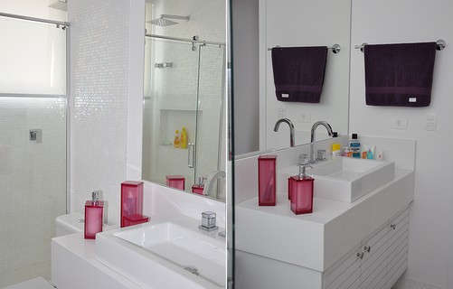 Banheiro da irmã de Medina, Sophia, todo branco e com alguns detalhes em rosa