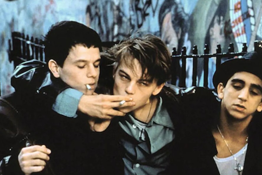 Mark Wahlberg e Leonardo DiCaprio em cena de Diário de um Adolescente (1995) (Foto: Reprodução)