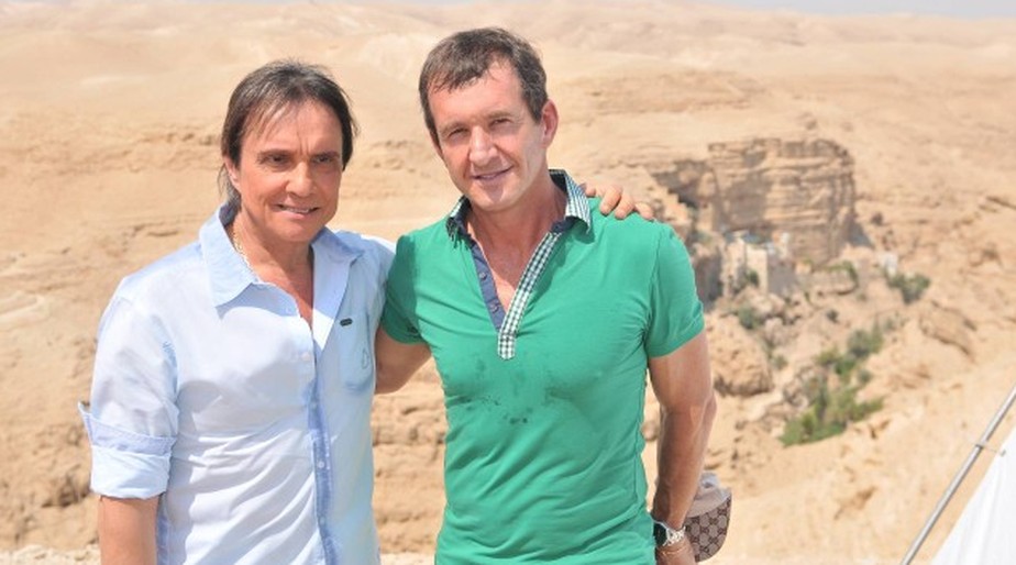 O cantor Roberto Carlos e o empresário Dody Sirena em Jerusalém