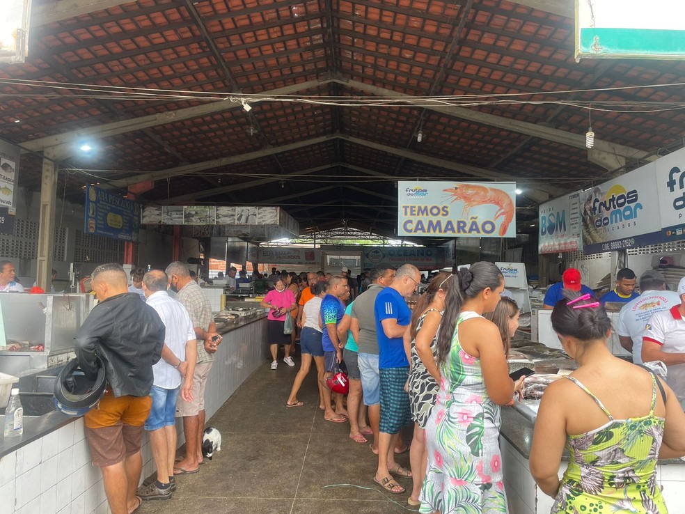 Movimentação no mercado do Peixe em Teresina — Foto: Layza Mourão/g1 PI