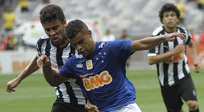 Recuperado de lesão, Alisson quer protagonismo no Cruzeiro em 2015