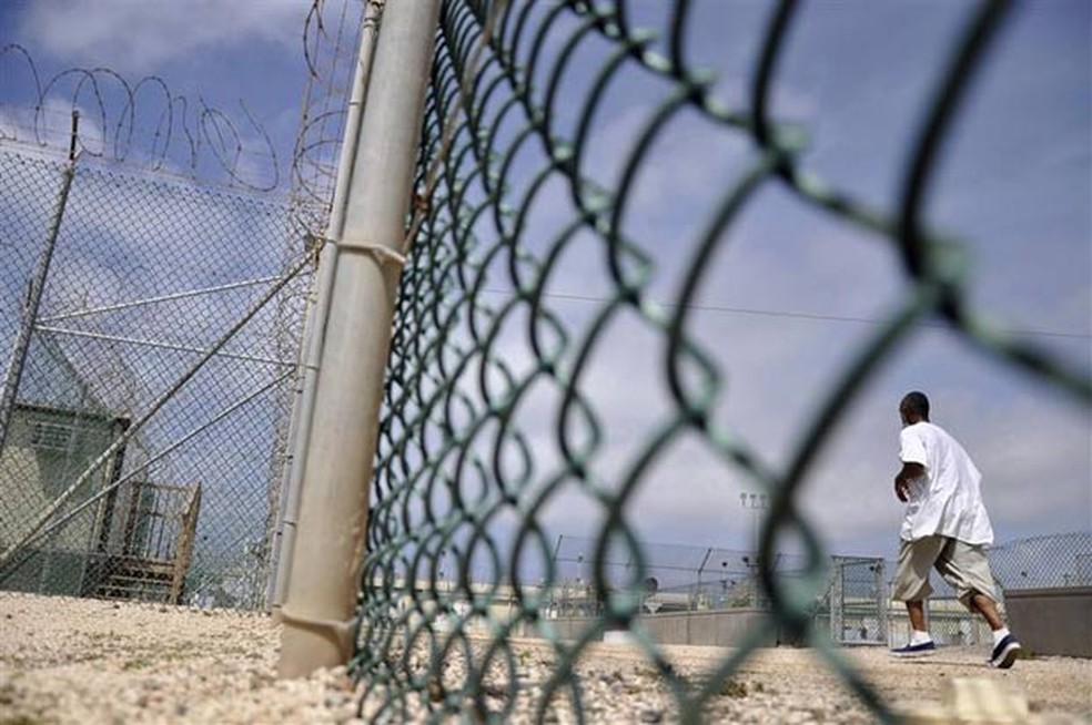 Imagem da prisão de Guantánamo, na Ilha de Cuba — Foto: Michelle Shephard/Reuters