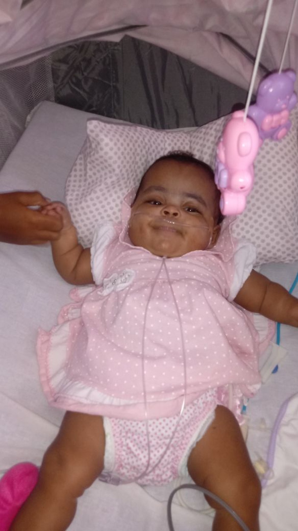 Rafaella aos 10 meses de vida, após ter alta do hospital, em janeiro (Foto: Greice Kelly do Amaral/Arquivo Pessoal)