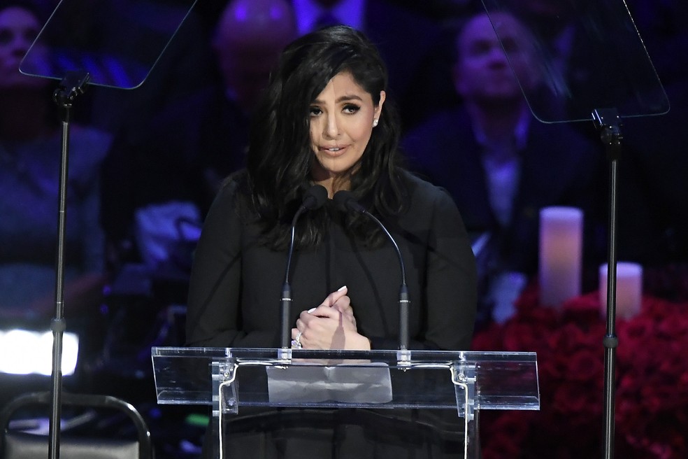 Vanessa Bryant discursa em cerimônia de homenagem a Kobe — Foto: Kevork Djansezian/Getty Images