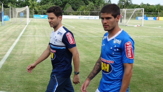 Dedé treina entre os titulares e tem chance de iniciar partida contra a URT