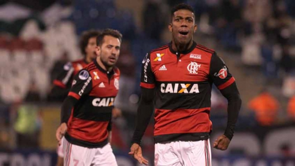 �verton Ribeiro e Berr�o em Palestino x Flamengo pela Sul-Americana (Foto: Staff Images / Flamengo)