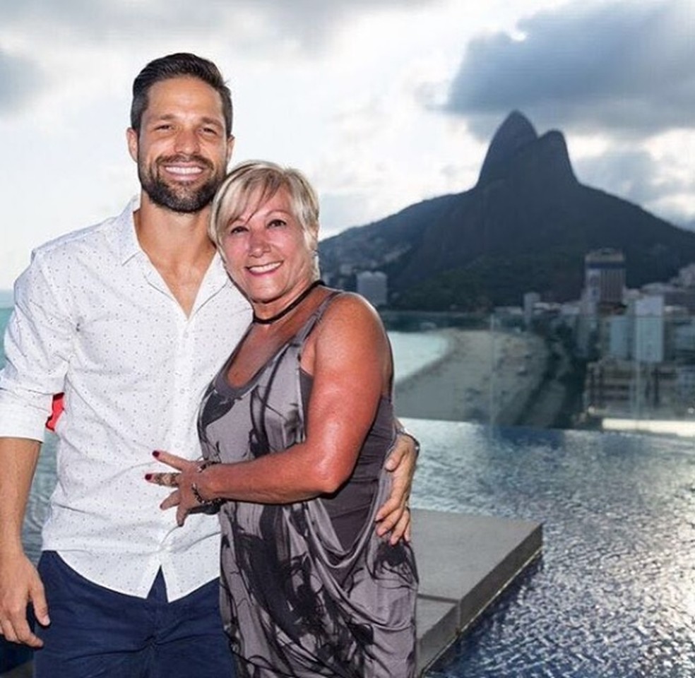 Diego Ribas com a mãe Cecília — Foto: Reprodução