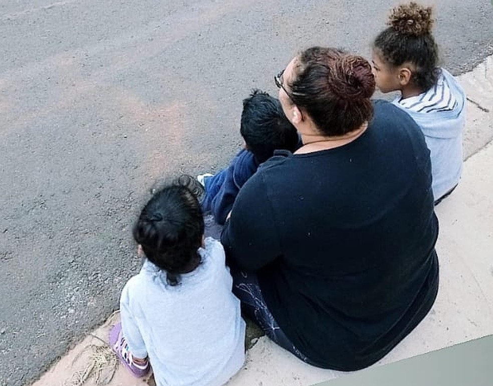 Maria Elizete e os três filhos durante passeio em São Paulo — Foto: Reprodução Pessoal