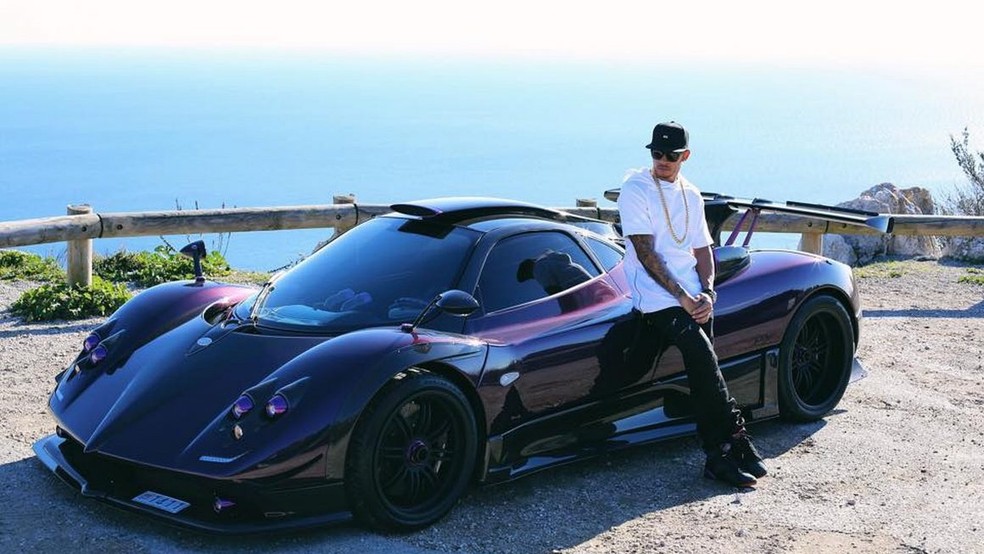 Pagani Zonda LH foi todo customizado e tinha as iniciais do piloto no nome — Foto: Reprodução/Instagram 