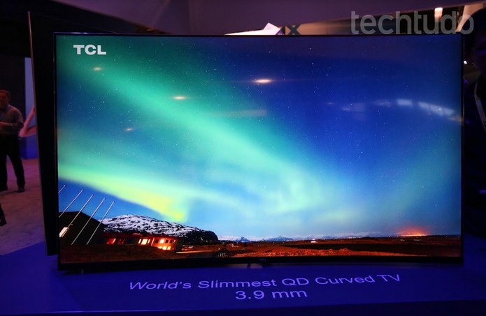 TCL Slimmest QD Curved TV (Foto: Anna Kellen / TechTudo)