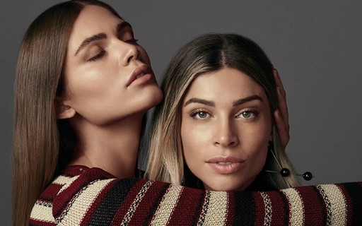 Valentina Sampaio Posa Com Grazi Para Campanha De Moda E Abre O Jogo Sobre As Dificuldades Da Carreira Revista Glamour Celebridades