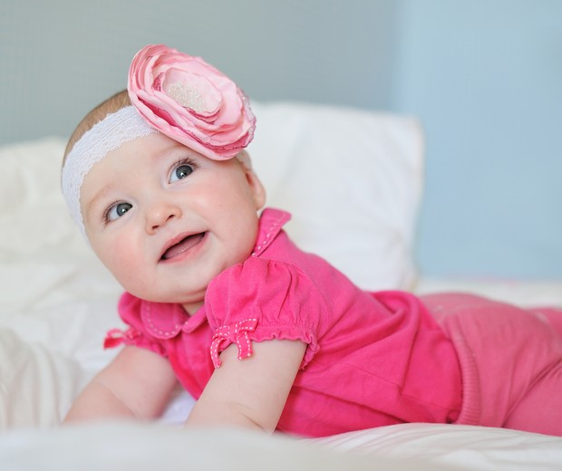 Bebê com faixa de cabelo: pode usar?  (Foto: Thinkstock)