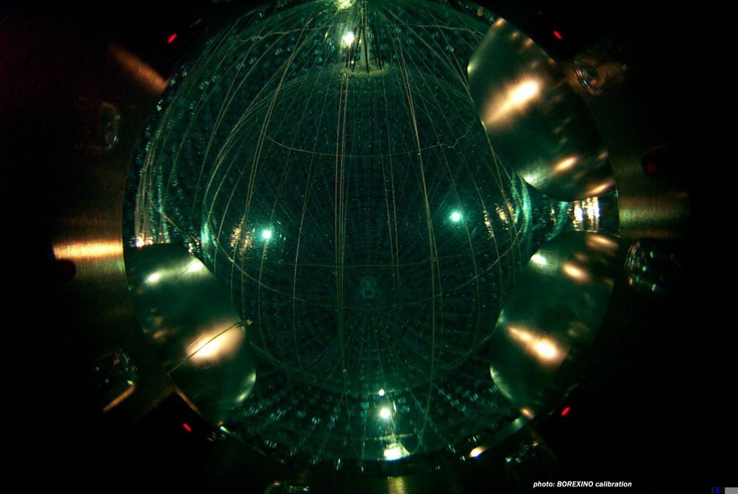 Borexino, detector de neutrinos, que fica na Itália (Foto: Borexino)