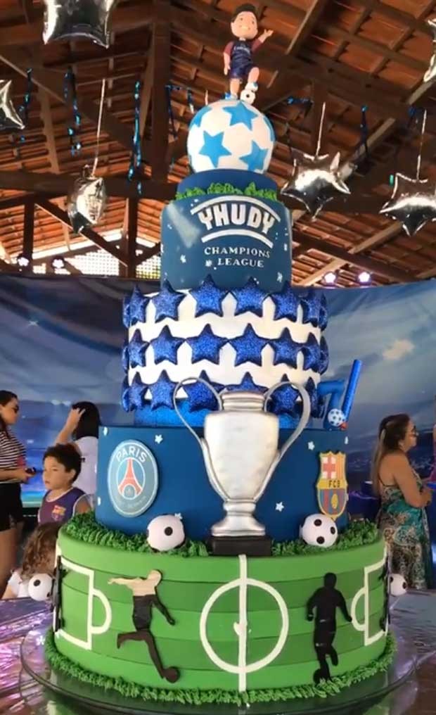 O bolo do aniversário de Yhudy (Foto: Reprodução)