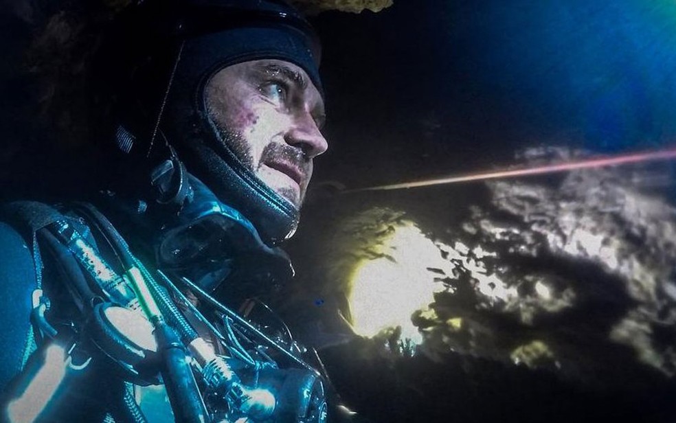 Mikko Paasi deixou de celebrar aniversário de casamento e embarcou para a Tailândia para auxiliar nos trabalhos (Foto: Reprodução/Facebook.com/mikko.paasi.3)