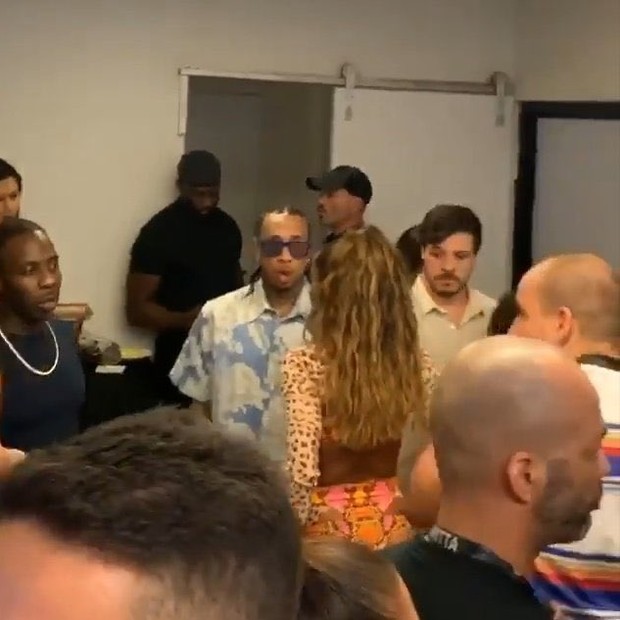 Tyga aparece no ensaio de Anitta no Rio de Janeiro (Foto: Reprodução/Instagram)