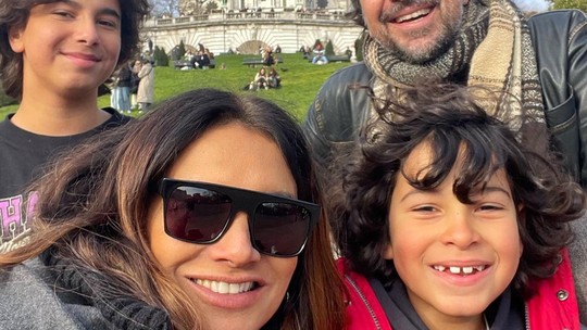 Em Londres, Dira Paes desabafa sobre viagem em família: 'Um misto de várias coisas'