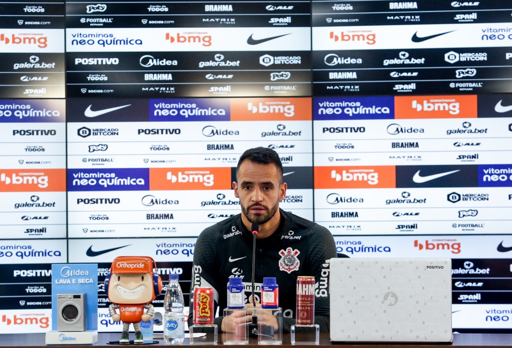 Renato Augusto diz que se ofereceu para ser 9 do Corinthians: 