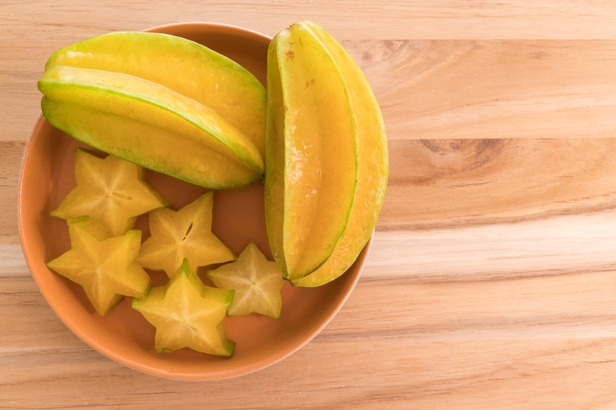 Carambola: conheça os benefícios e aprenda 6 receitas com a fruta (Foto: Getty Images)