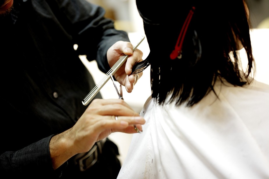 Com 'cabelo reciclado', Bélgica movimenta salões de beleza para proteger o meio ambiente