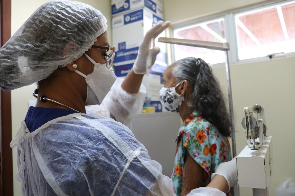 Idosos voltaram a ter consultas e atendimentos no Hospital do Idoso, na Fundhacre — Foto: Danna Anute/Secom