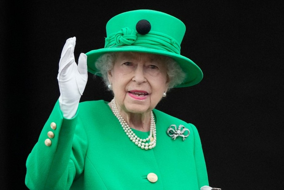 Elizabeth II, rainha do Reino Unido, durante comemorações do Jubileu de Plantina