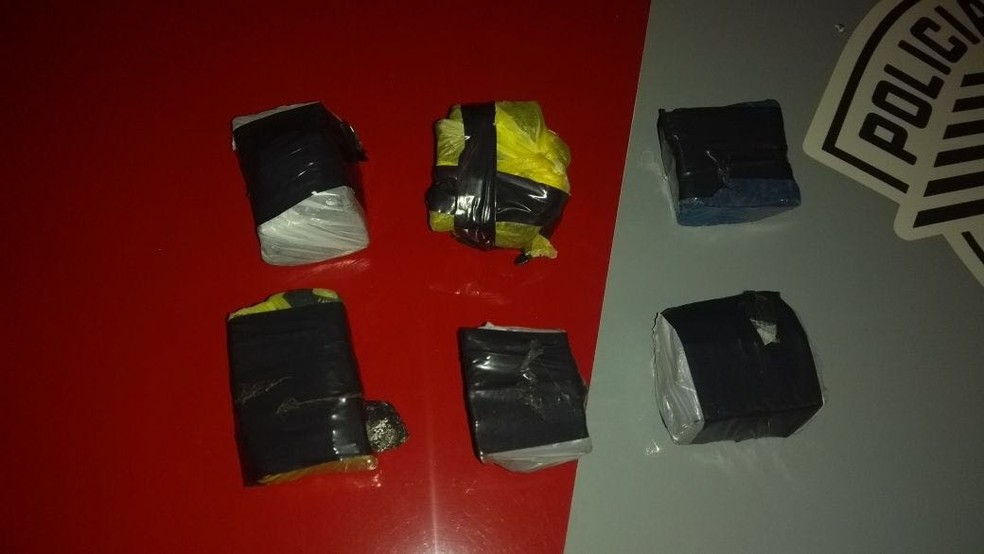 Operação apreendeu drogas (Foto: Cedida/Polícia Militar)
