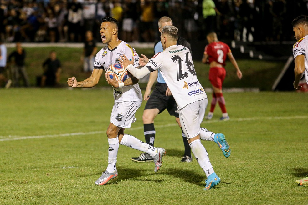 Wallyson volta ao time do ABC neste sábado — Foto: Rennê Carvalho/ABC