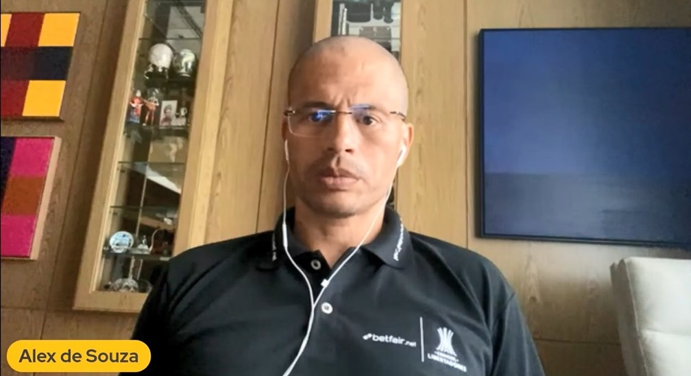 Veja os bastidores das conversas entre Alex e São Paulo