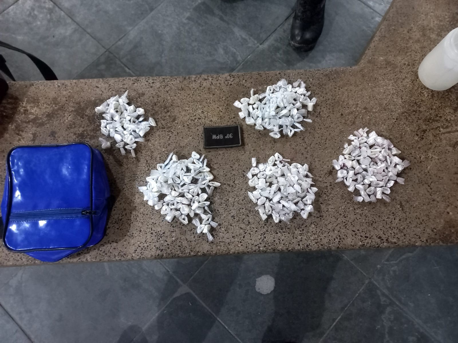PM apreende 228 papelotes de pasta base de cocaína em Ananindeua