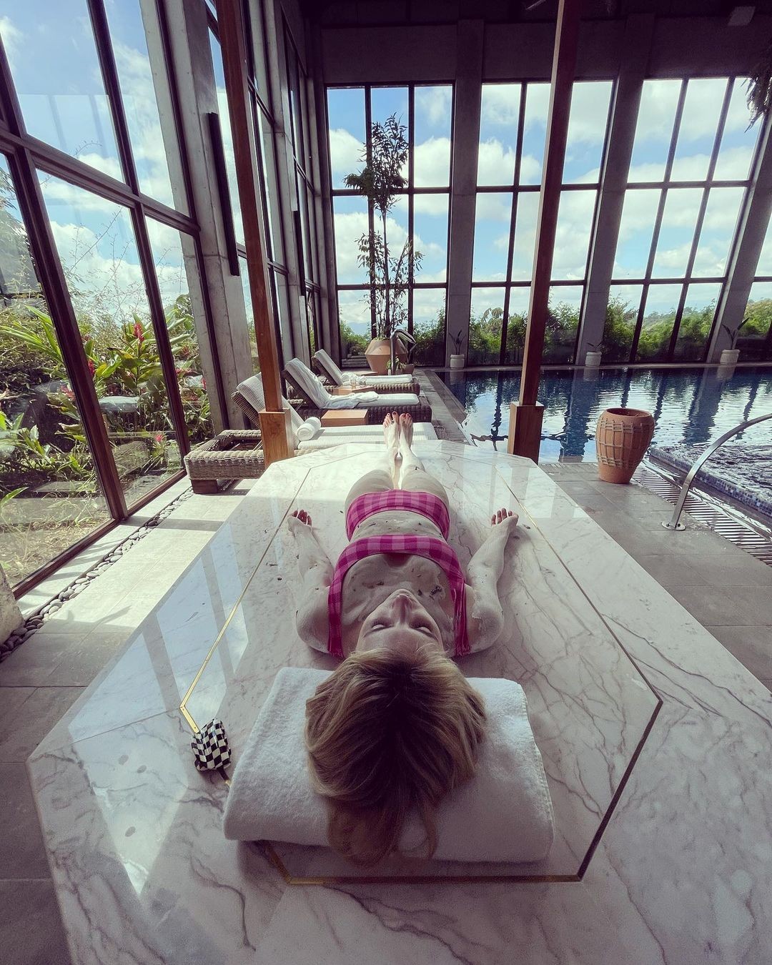 Emma Roberts durante férias na Costa Rica (Foto: Reprodução/Instagram)