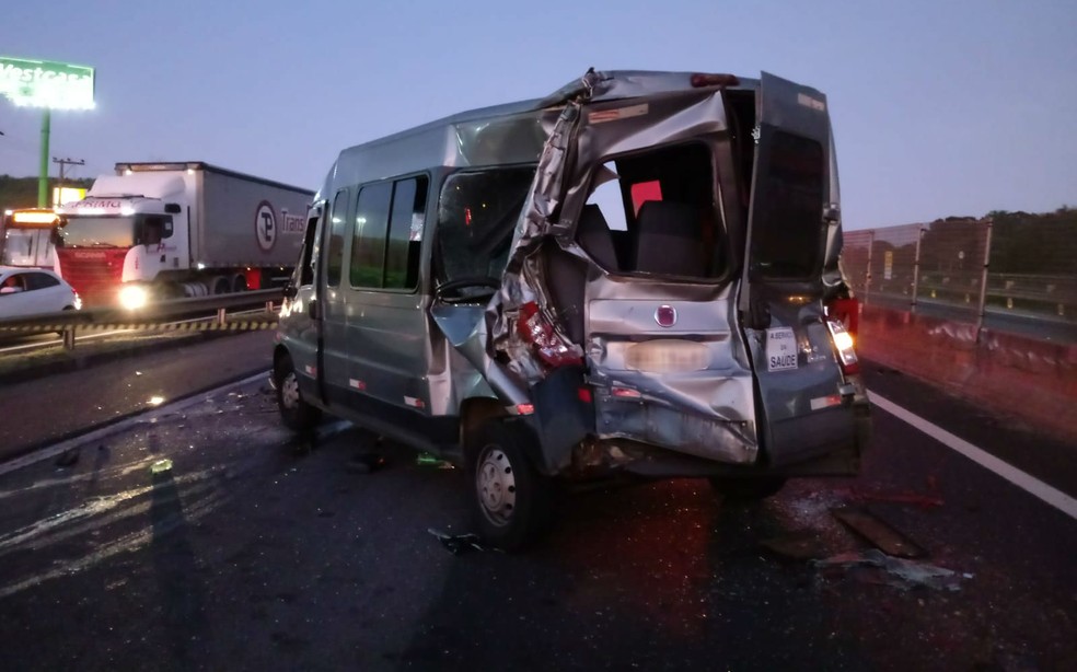 Engavetamento interdita a Rodovia Raposo Tavares e provoca mortes em Sorocaba — Foto: Arquivo Pessoal