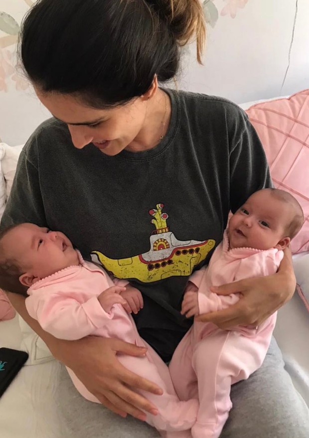 Marcella Fogaça com as filhas (Foto: Reprodução / Instagram)