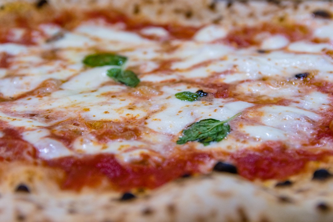 Costumeiramente chamada de melhor pizza do mundo, a marguerita do Da Michele custa 5 euros (Foto: Getty Images)