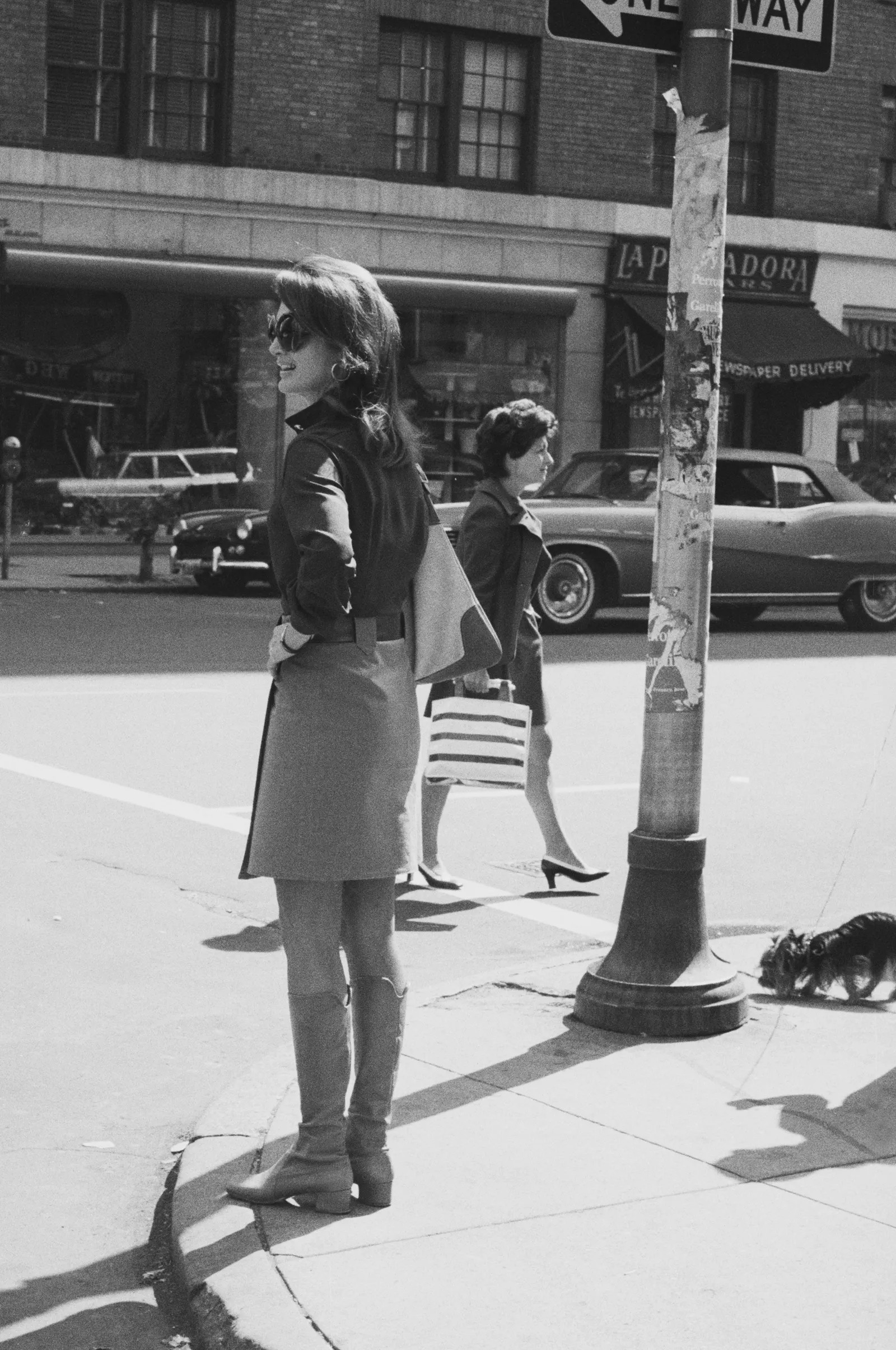 Jacqueline Kennedy, com sua bolsa Jackie da Gucci 1969. (Foto: Bettmann)