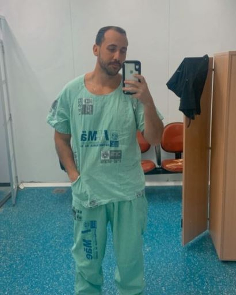 Giovanni postou foto no Hospital da Mulher neste domingo — Foto: Reprodução