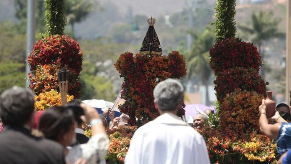 Segundo Santu&aacute;rio Nacional de Aparecida, imagem exposta na Bas&iacute;lica &eacute; a mesma encontrada nas &aacute;guas turvas do Para&iacute;ba do Sul &mdash; Foto: Foto: Oswaldo Corneti/ Fotos Publicas