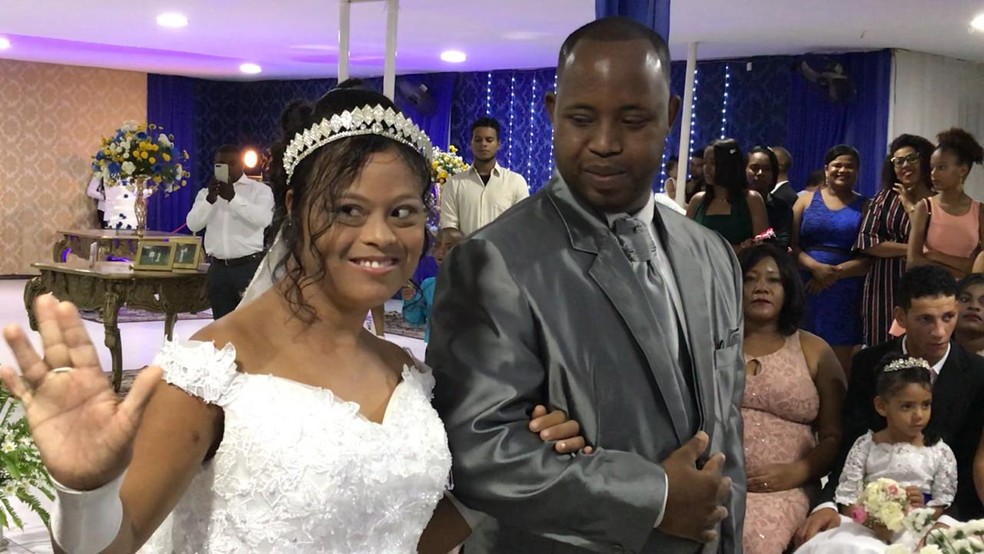 Casal com Síndrome de Down se casou na noite de terça-feira (2) em Feira de Santana, na Bahia — Foto: Arquivo Pessoal
