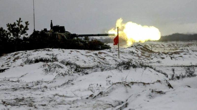 Forças russas participaram de exercícios militares em Belarus, país aliado vizinho da Ucrânia (Foto: EPA/Ministério da Defesa da Rússia via BBC News)