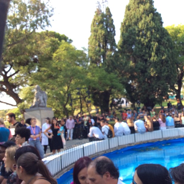 The pool show location in the grounds at Pavilhao Carlos Lopes, the new space for ModaLisboa. (Foto: SUZY MENKES)