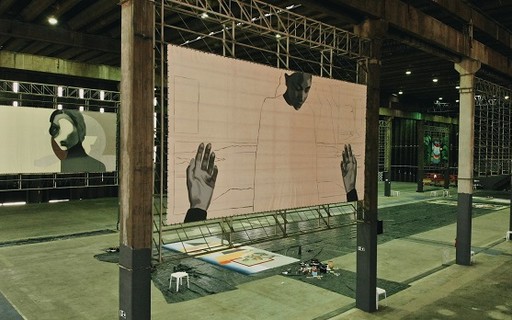 São Paulo tem exposição de arte com drive thru em galpão de 8 ...