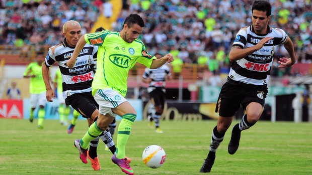 Maikon Leite na partida do Palmeiras contra o XV (Foto: Ag. Estado)