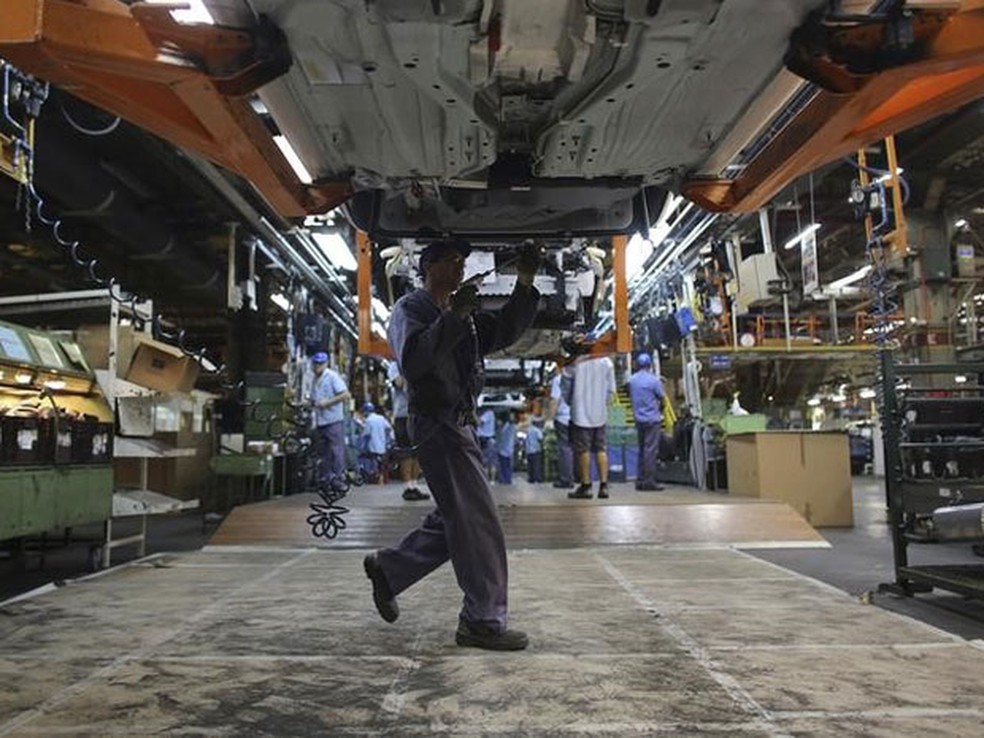Queda na produção de veículos no parque industrial de São Paulo puxou queda da indústria geral do país, segundo o IBGE. — Foto: REUTERS/Nacho Doce