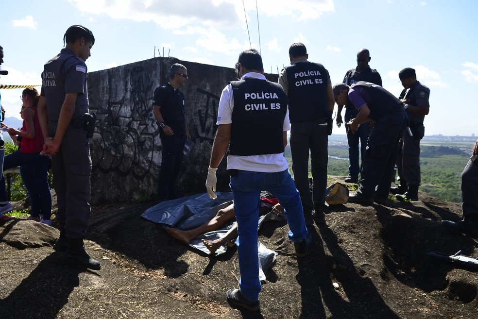 Local onde o jovem foi morto, no bairro Conquista, em Vitória (Foto: A Gazeta)